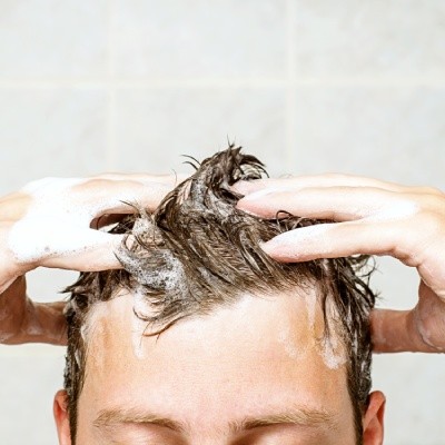 Les shampooings comme solution contre la calvitie